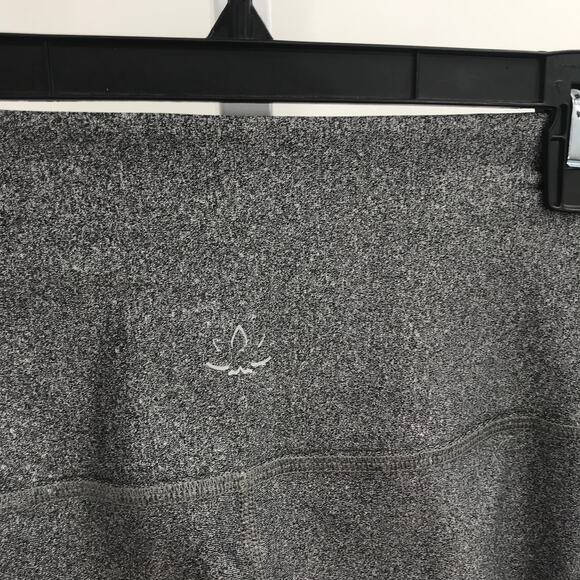 Beyond Yoga Gray Metallic High Rise Leggings - Picture 9 of 10